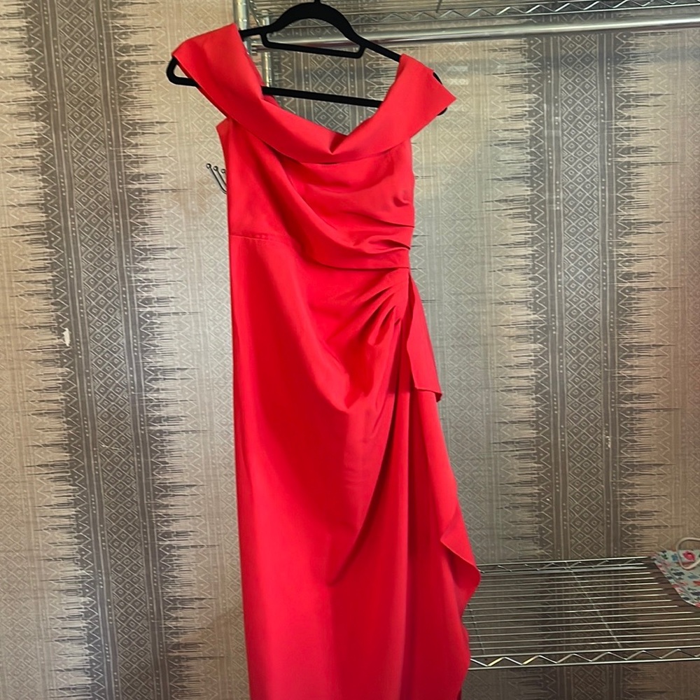 Vince Camuto size 4 formal dress